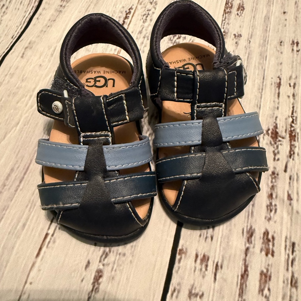 UGG | Navy and Light Blue Fisherman Sandals | Baby Size 2/3